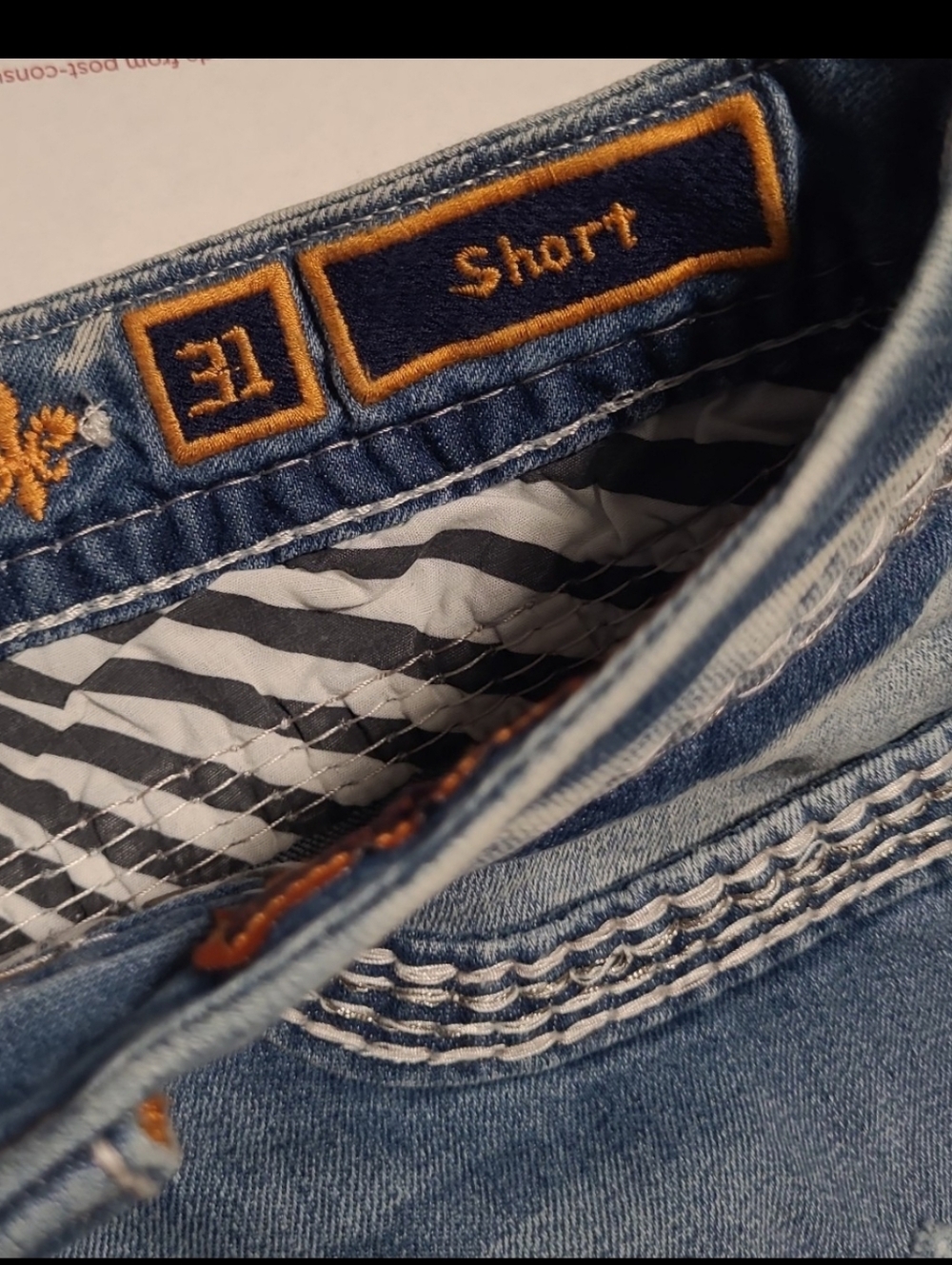 Rock Revival Distressed Blue Embroidered Denim Shorts Fluer 31 - Picture 4 of 4